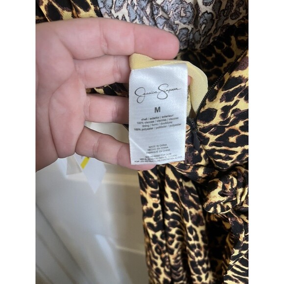 Jessica Simpson Leopard Print V- Neck Dress Size Medium NWT - Picture 11 of 14